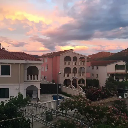 Sea La Vie Apartment
